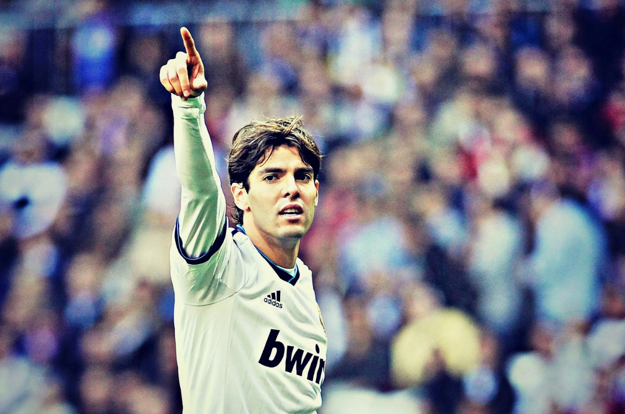 Kaka Futbol əfsanələri ilə dostluq